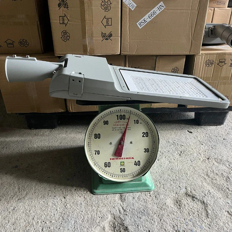 den duong led dd26 200w smd 9.webp den duong led dd26 200w smd 9.webp