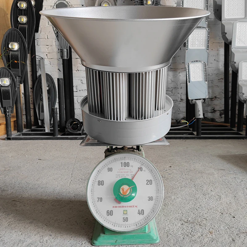 den led nha xuong highbay xhb cong suat 400w chipled cob dxhbc400 7.webp den led nha xuong highbay xhb cong suat 400w chipled cob dxhbc400 7.webp