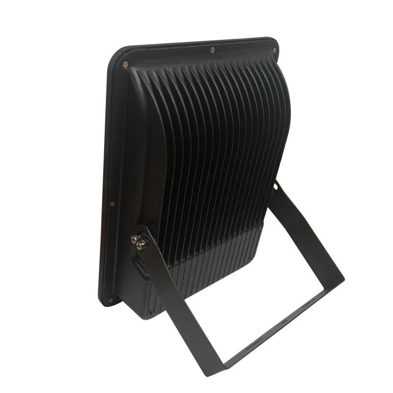 den led pha ngoai troi ptv chipled cob cong suat 150w dptvc150 3.webp den led pha ngoai troi ptv chipled cob cong suat 150w dptvc150 3.webp