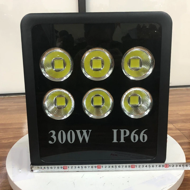 den led pha ngoai troi ptv chipled cob cong suat 300w dptvc300 6.webp den led pha ngoai troi ptv chipled cob cong suat 300w dptvc300 6.webp