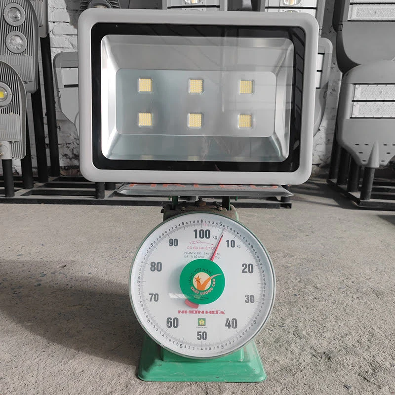den led pha ngoai troi pxh chipled cob cong suat 300w dpxhc300 9.webp den led pha ngoai troi pxh chipled cob cong suat 300w dpxhc300 9.webp