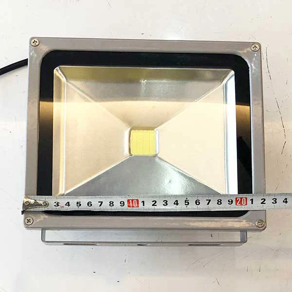 den led pha ngoai troi pxh chipled cob cong suat 50w dpxhc050 2.webp den led pha ngoai troi pxh chipled cob cong suat 50w dpxhc050 2.webp