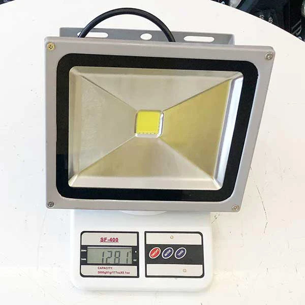 den led pha ngoai troi pxh chipled cob cong suat 50w dpxhc050 4.webp den led pha ngoai troi pxh chipled cob cong suat 50w dpxhc050 4.webp