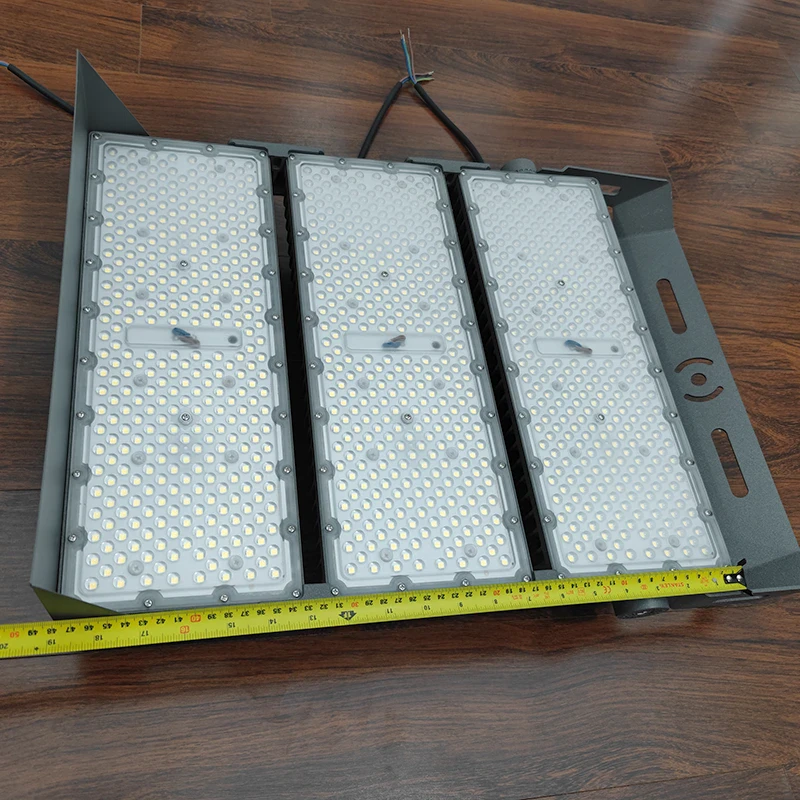 den led pha p04 smd cong suat 600w dp04s600 5.webp den led pha p04 smd cong suat 600w dp04s600 5.webp
