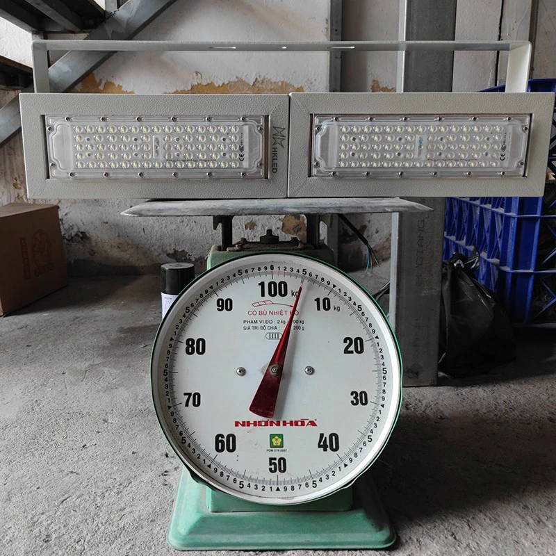 den led pha ngoai troi p02 ngang module smd cong suat 100w dp02s100 8.webp den led pha ngoai troi p02 ngang module smd cong suat 100w dp02s100 8.webp